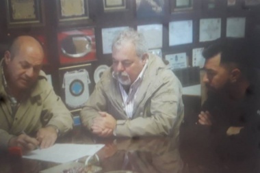 Secco abrió la paritaria con los municipales y afina el lápiz para dar un bono de fin de año