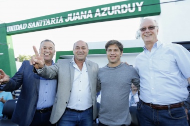 En Ensenada, Kicillof se puso la remera de candidato a gobernador mientras espera que Cristina le termine el traje
