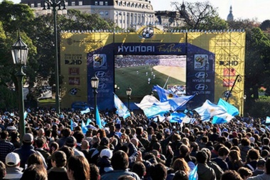 Pantalla gigante en Plaza Moreno para ver los partidos del Mundial