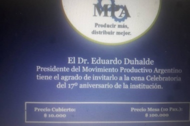 Que te envuelvan lo que sobra: Duhalde organizó una cena a $10 mil el cubierto