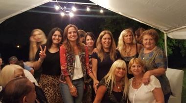 Con alta fiesta y baile en un campo, concejala massista despidió el año junto a colegas de la política platense