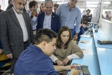 Amplían el programa de Inclusión Digital a 500 escuelas, jubilados y en unidades penitenciarias