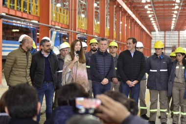 Macri, Vidal y Garro en Tolosa reabrieron el Taller Ferroviario