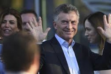 A $1.690 ya se vende el libro que escribió Macri sobre sus "logros de gobierno"