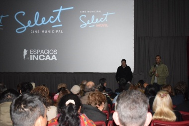 Un faro a seguir: emotiva presentación en La Plata del documental sobre el Padre Mugica