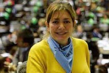 Acusan a una diputada de hacer una "vaquita" con parte del sueldo de sus asesores