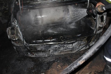 Incendiaron un auto Uber en Cariló