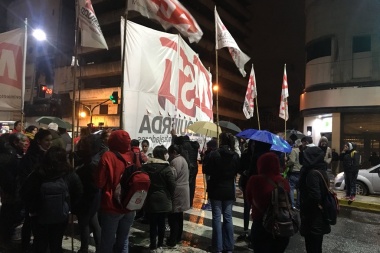 Contra el veto de Macri: en La Plata, el cacerolazo fue escaso