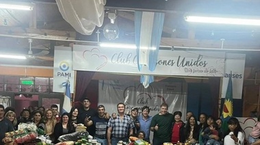 Es por acá, "Petebelos"; la colecta de La Plata Solidaria repartió más de 1000 kilos de alimentos en comedores y merenderos
