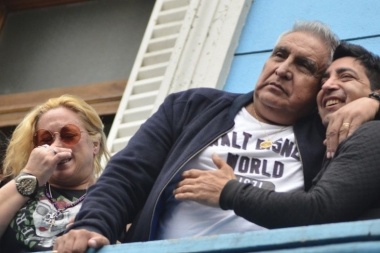 Huelga de Hambre: seguidores del Pata Medina marcharán a Ezeiza a pedirle que pruebe bocado
