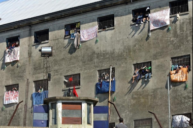 Agitadores S.A, y la bomba neutrónica de mandar a sus casas a 1.421 presos