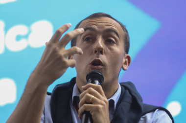 El periodista platense Alconada Mon, sacudió a Pinamar al revelar que aún hay plata enterrada