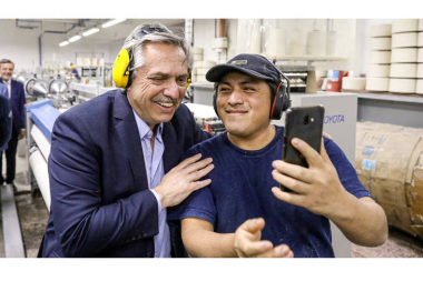 Con Lavagna en mente, Alberto quiere desdolarizar