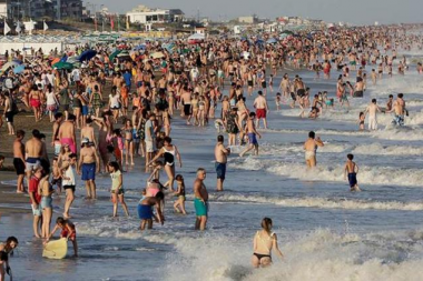 En medio de una segunda quincena récord, en Pinamar los políticos escapan de las cámaras