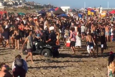 Desmadre y caos en las playas de Pinamar