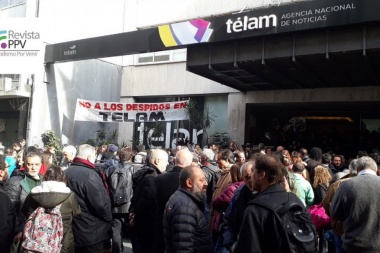 Ajuste feroz: trabajadores de Télam toman el edificio para resistir los despidos