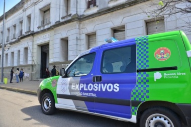 Que hagan experimentos con sus propios hijos: la Provincia ordenó seguir evacuando en caso de amenaza de bomba