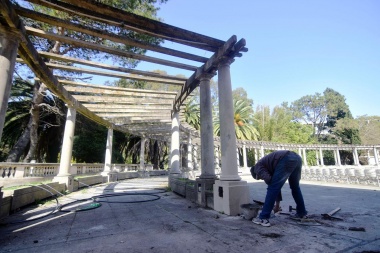 Avanza la pelea contra el abandono del Teatro del Lago y volverían las funciones al aire libre