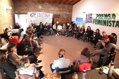 Precarización, maltrato y desigualdad, temas de alto voltaje en el Encuentro de Prensa Feminista