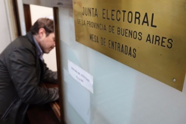 Sellos de goma: la Junta Electoral empezó a intimar a partidos políticos flojitos de papeles