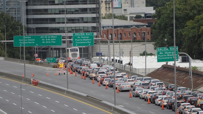 Por obras en el cruce con la 25 de Mayo, este finde se entra a la CABA a paso de tortuga