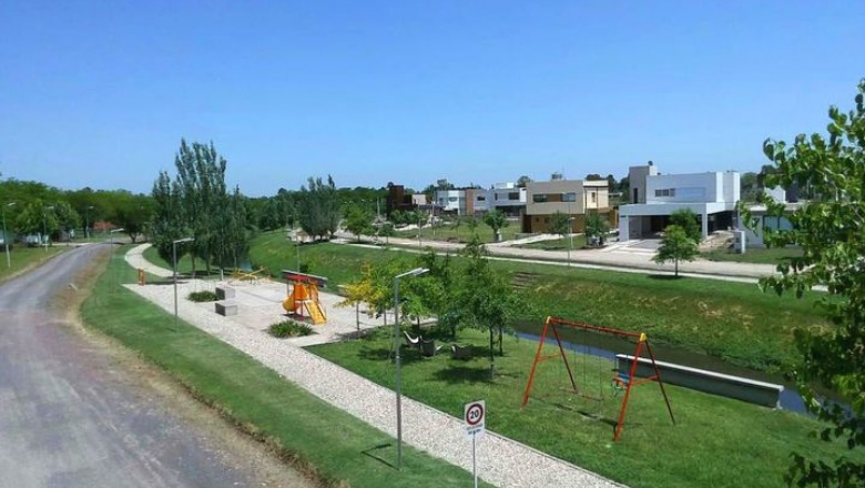Detectan que en nueve mansiones de un country platense robaban "la luz"