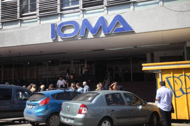 Denuncian maniobras especulativas del IOMA, que no entrega recetarios