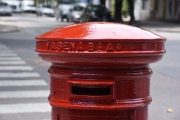 A unos cuántos le vendieron uno: la Muni platense se propone restaurar los tradicionales buzones de Correo