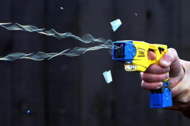 Las pistolas Taser, carne para La Grieta