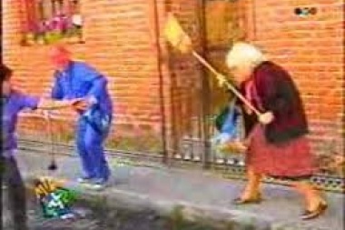 Rompé, Pepe, rompe: un vecino hizo una excavación y dejó sin luz durante horas a una cuadra del centro platense