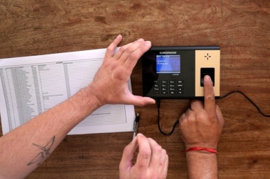 Control biométrico en la Muni platense: el 60% de los controlados no fue a laburar
