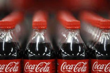 Que se la tomen ellos: aseguran que las Coca Cola se pudren en las góndolas