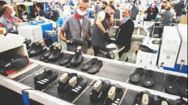 Están para chaleco de fuerza: en el pueblo bonaerense donde cerró su principal industria, ganó Milei