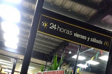 Uno de los dos macanea: Mc Donals dice que la Muni le clausuró por una cuestión de papeles y no por la mugre y la caca de ratas