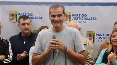 En el homenaje a Evita Escudero llamó a formar "un gran frente para recuperar la ciudad"