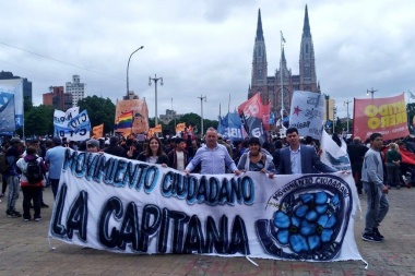 Con la hermana de CFK, organizaciones sociales fueron a Plaza Moreno a decirle no al Código de Convivencia que propone Garro
