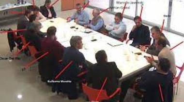 Por el pedido de interpelación a Garro en el Concejo Deliberante volaron macetas desde un lado y otro de la Grieta