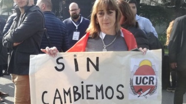 A pesar de los que gritaron MMLPQTP, la UCR decidió quedarse en Cambiemos y quiere sumar a los peronistas del medio