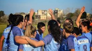 La AFA y la TV, se borran: las chicas de Villa San Carlos salen a buscar sponsors antes de que las manden a la B