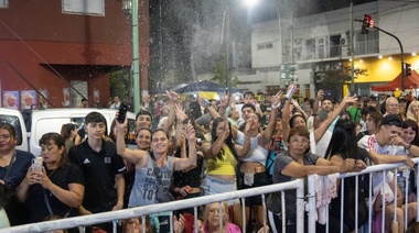 La alegría es ensenadense: brillo, color y fiesta popular en la apertura del Carnaval de la Región
