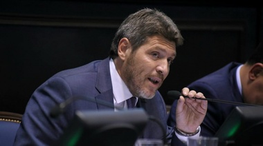 Más leña al fuego: el diputado Castello djo que "el Astillero es una caja negra donde se dilapida dinero de los contribuyentes"