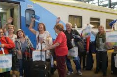Bienvenidos al tren: jubilados del IPS viajarán con un 40% de descuento en los pasajes
