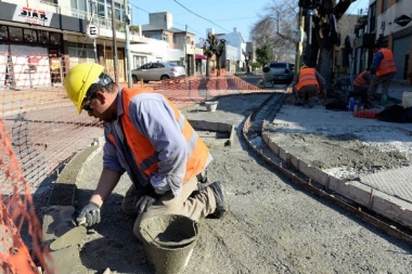 Siguen las obras para remodelar el centro comercial: Garro quiere que sea Los Hornos Hollywood