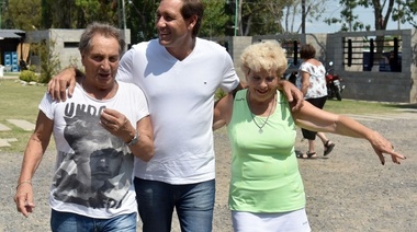 Mientras en el peronismo no le encuentran la vuelta, Garro hace pijama party para quedarse cuatro años más