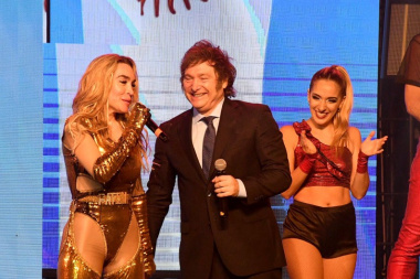 Con la tuya, contribuyente: Milei viaja a Las Vegas a ver el show de Fátima Florez