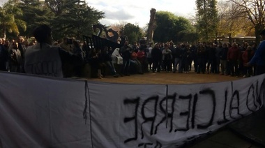 La actividad del turf sale a la calle para reclamar contra el ajuste que hace peligrar esa fuente de trabajo