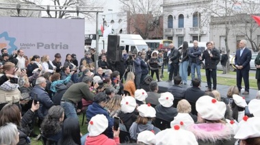 Radicales que no odian y no obedecen a Macri y Bullrich: con las presencias de Moreau, Kicillof y Alak, se inaguró en La Plata el Ateneo Raul Alfonsín