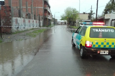 Flor de tormenta: cayeron 130 milímetros, cesó el alerta pero en la Muni seguirán vigilando los arroyos