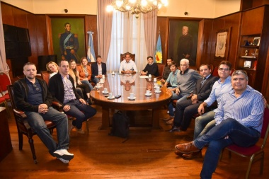 Hay más lugar a la derecha: Garro sumó a Espert y sigue ampliando la mesa de Juntos en La Plata