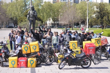 En La Plata siguen  "cazando"  repartidores de Glovo